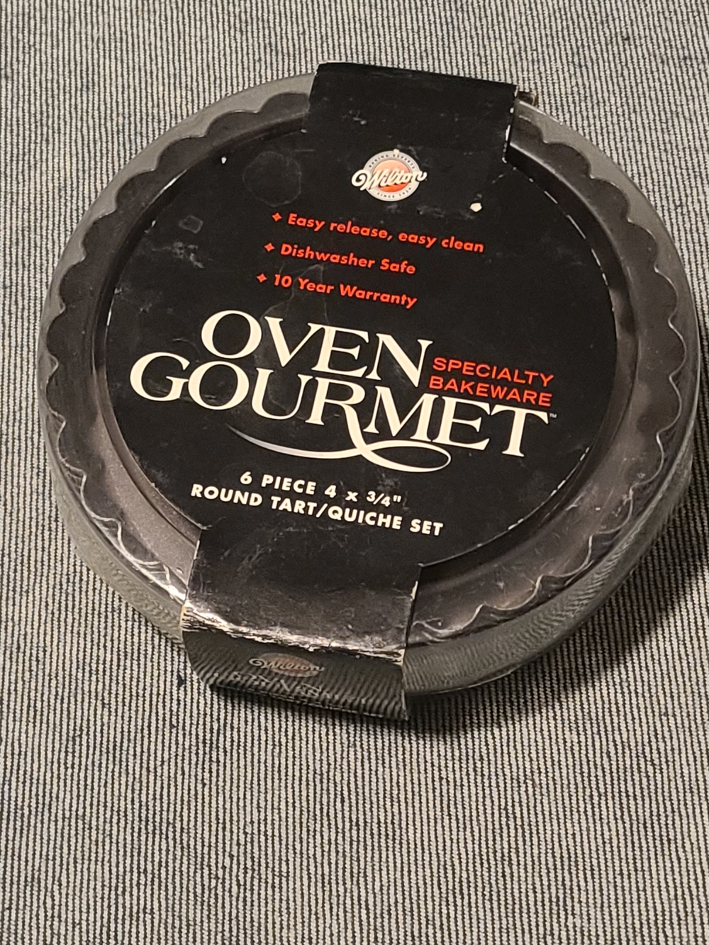 NWT Wilton Oven Gourmet Black Tart/Quiche Bakeware Set of 6 (4x3/4")